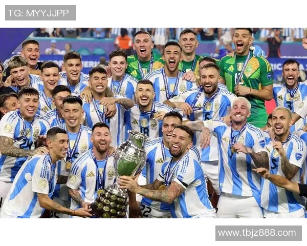 球星耍足球技巧大揭秘 盘点全球最炫酷的足球花式表演与精彩瞬间 球星耍足球技巧大揭秘 盘点全球最炫酷的足球花式表演与精彩瞬间